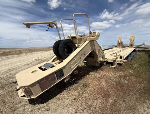 2014 M1000 Heavy Duty Tank Semi-Trailer (SN: S057)