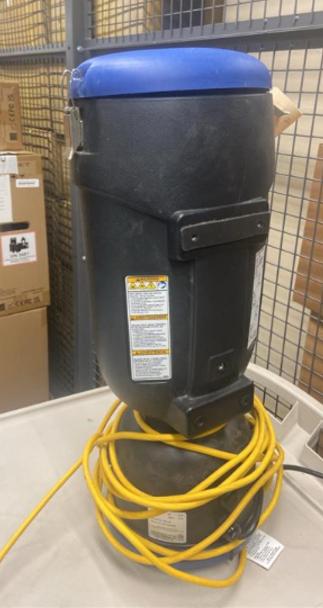 Vacuum, Floor Polisher, and Blower Lot