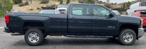 2018 Chevrolet Silverado 4WD Crew Cab Pickup.