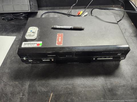 DVD-VCR Combination