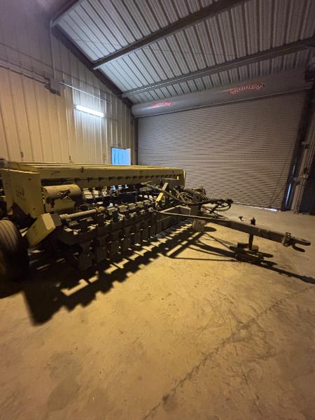 2000 Truax FLXII818 Seed Drill