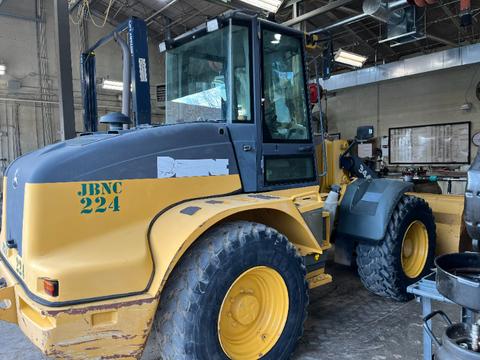 John Deere 344k Front Loader