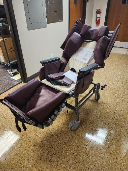 Broda Chair