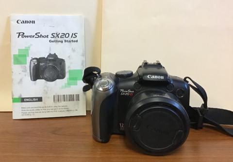 Canon PowerShot SX20 IS Camera