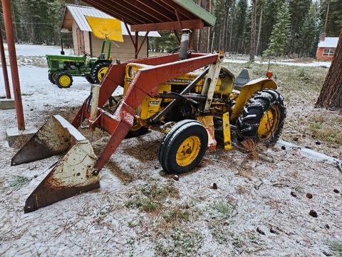 International Tractor with Loader