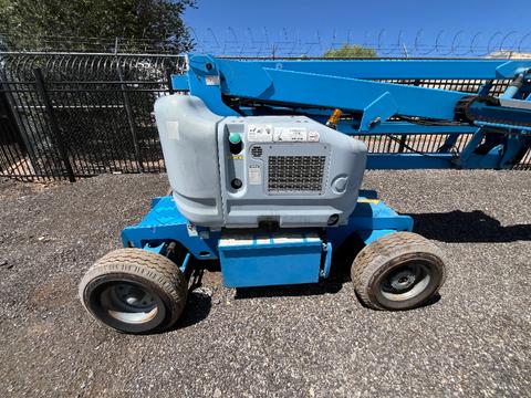 2001 Genie Boom Lift