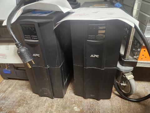2 APC SmartUPS SMT3000