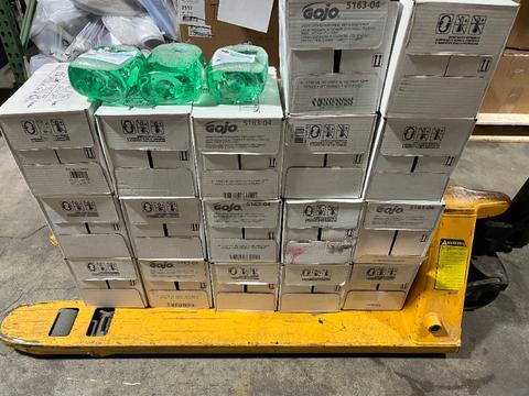 71 bottles of GOJO Green Certified Foam Hand, Hair & Body Wash