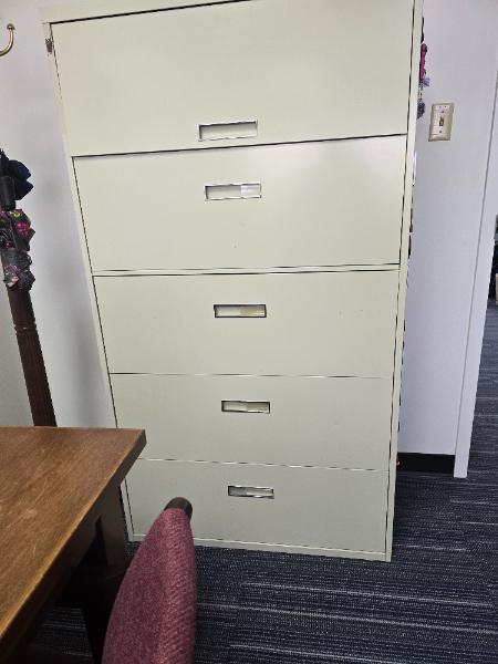 File Cabinet - Metal - Beige - 5 shelf