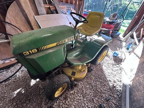 John Deere Riding Mower