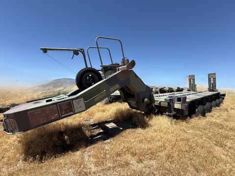 2001 M1000 Heavy Duty Tank Semi-Trailer (SN: X679)