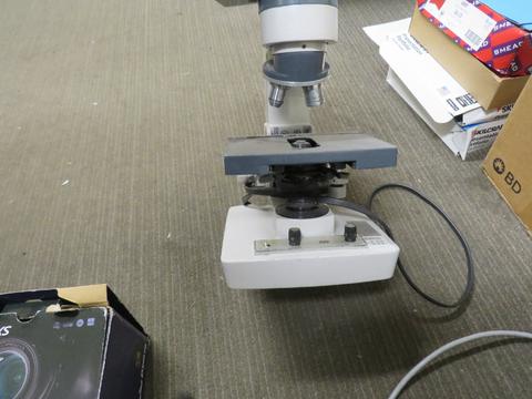 Leica / American Optical Series 110 Microscope