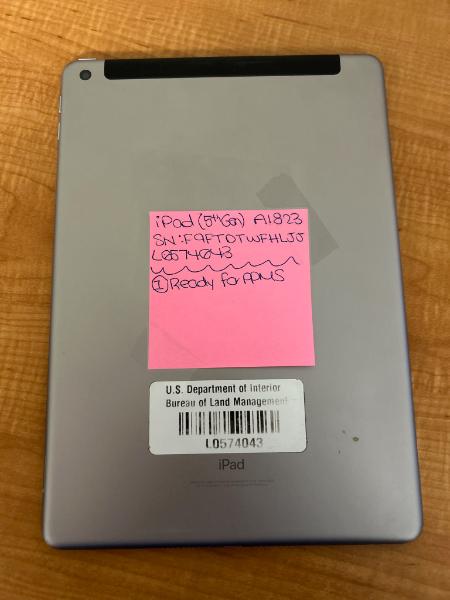 Apple iPad (5th Gen)