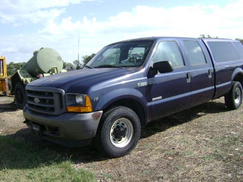 2001 Ford F-350 Pickup with Topper
