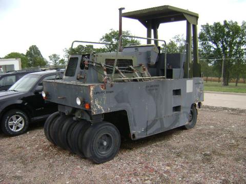 Hamm GRW 15 Heavy-Duty Pneumatic Tire Roller