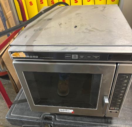 Amana Commercial Microwave Oven