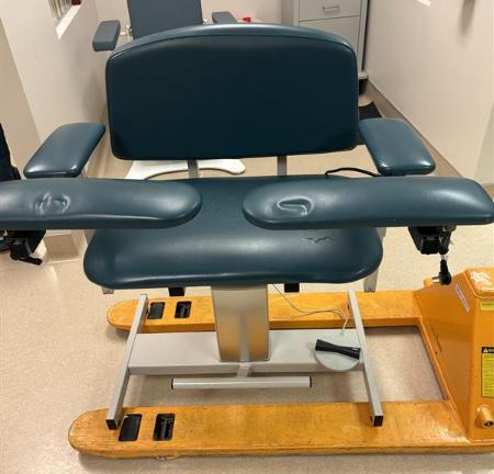 Clinton Blood Draw Chair