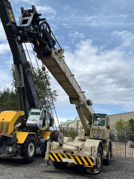 Grove 30 Ton Crane
