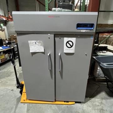 Thermo Scientific Refrigerator