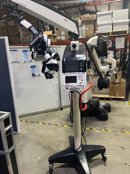 Leica M525 F20 Compact Surgical Microscope
