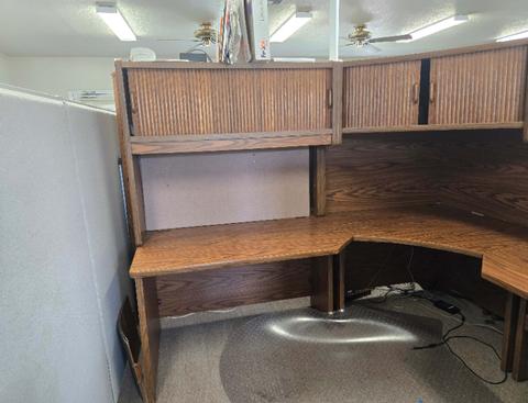 Desk w/ Hutch