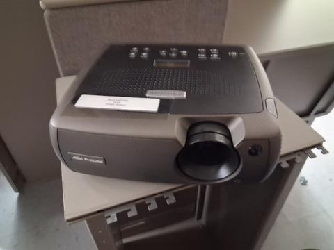 Overhead Projector w/ Carrying Case
