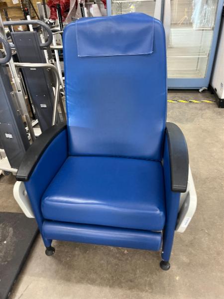 Winco XL Care Recliner