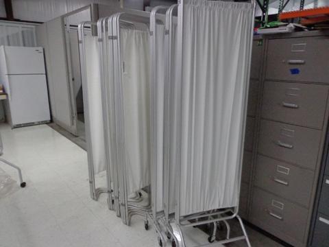 Tri-fold Privacy Screen Lot