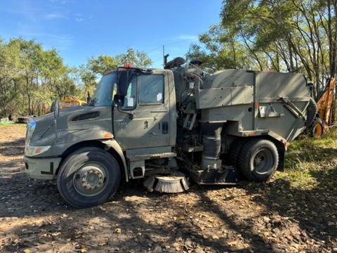 2003 International Sweeper Truck