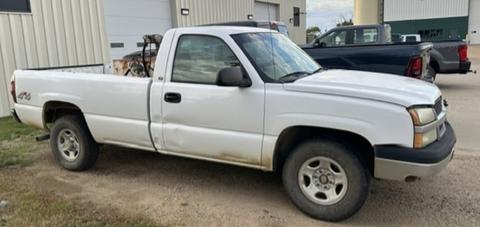 2004 Chevrolet Silverado 2 Door Pickup Truck