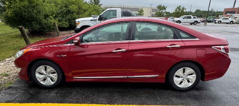 2015 Hyundai Sonata Hybrid Sedan 4 Door.