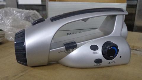 (78) Hand Crank Radio