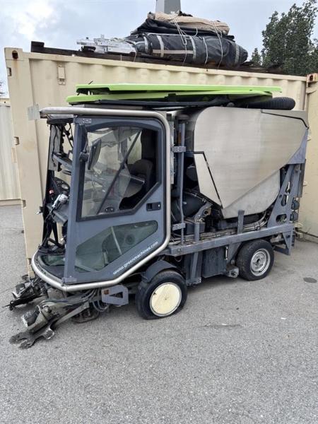 Tennant Green Machine 636 HS Diesel Street Sweeper