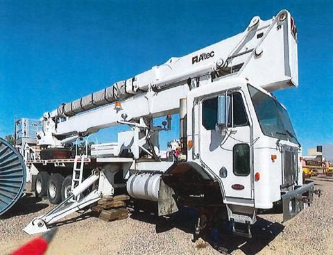 2006 Peterbilt 320 truck manlift bucket