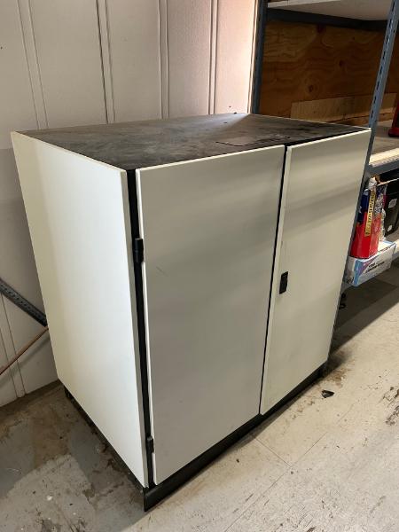 Miscellaneous Cabinets(1  LOT)