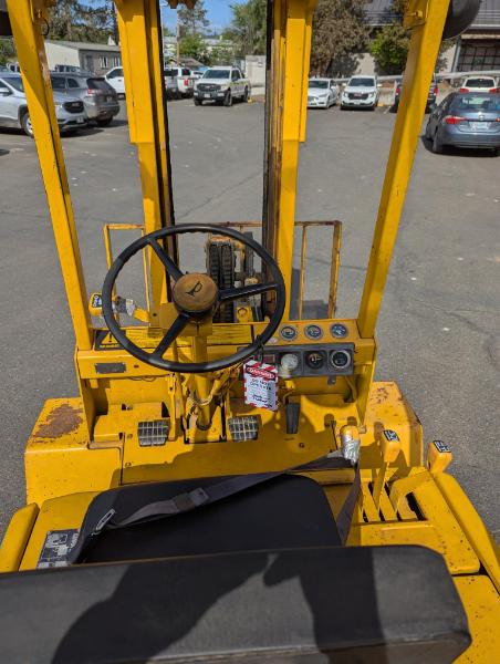 1987 CLARK FORKLIFT