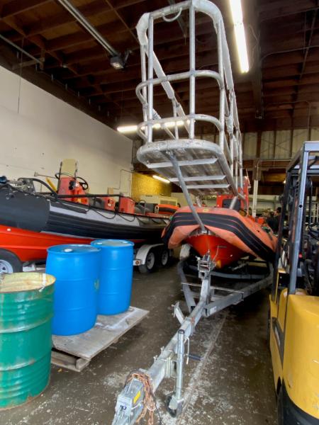 22 FT ZODIAC H640 BOAT