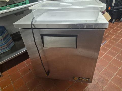 Commercial Undercounter Refrigerator