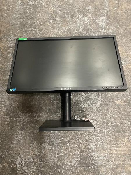One Lot of 22" Monitors (Est 7 ea)