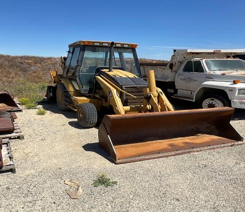 CATERPILLAR BACKHOE LOADER