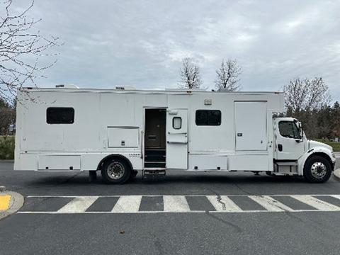 Freightliner M2