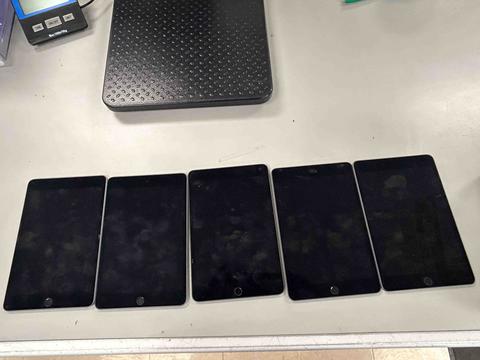 One Lot of IPADs