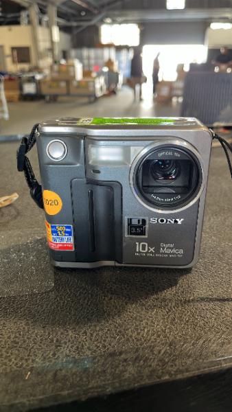 SONY DIGITIAL CAMERA