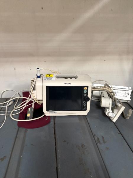 VITAL SIGN MONITORS (6 EA)