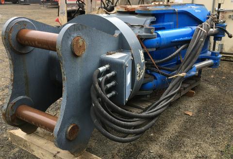 Clamshell Bucket - Excavator Attachment