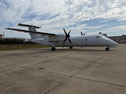 De Havilland Canada Dash 8-300, SN: 569