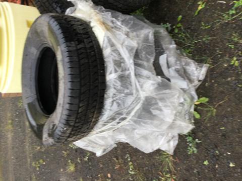 SET OF 4 TIRES 245/75R16 (1 SET)