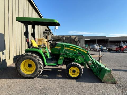 2010 JOHN DEERE TRACTOR-3320