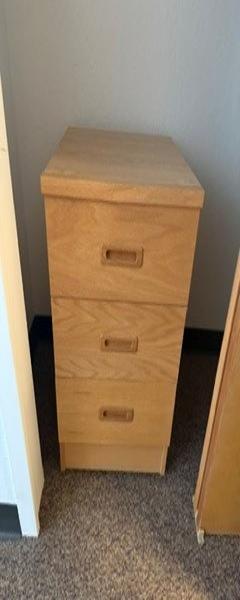 Est 157 ea,  Side tables