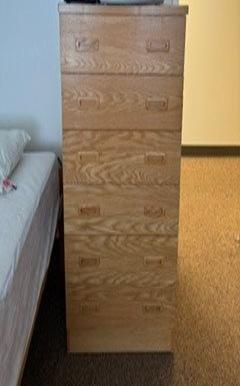 Est 22 Sets of Dressers